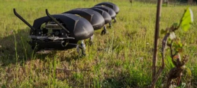 Velika robotska stonoga za precizno kmetijstvo