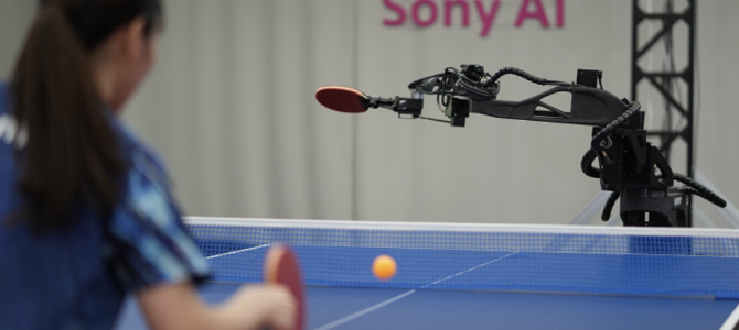 Zakaj robot, ki igra namizni tenis, ni samo igrača